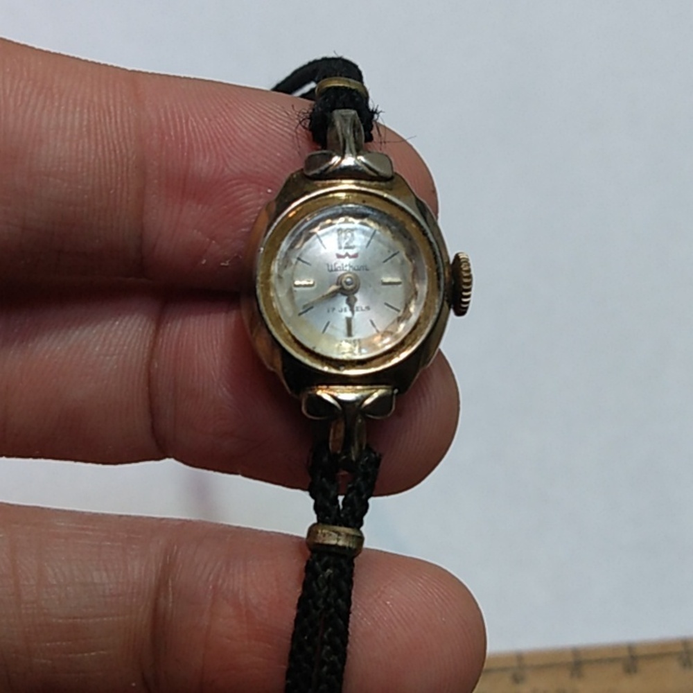 Vintage 45ct Waltham women's antique rope style 17 jewels time piece